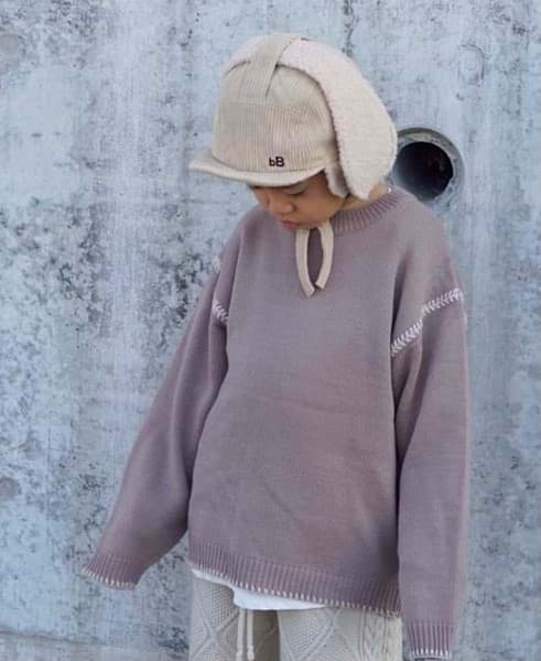 Picture of Knitted stitched pullover 