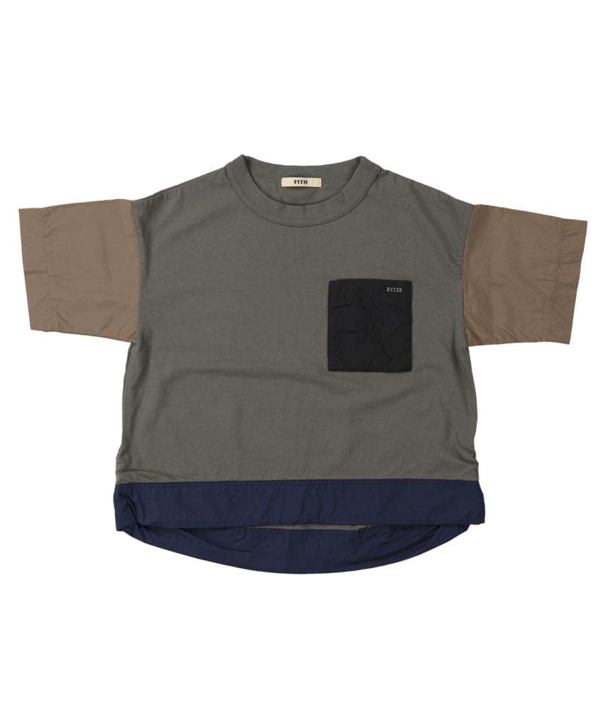 صورة Front Pocket Khaki T-shirt
